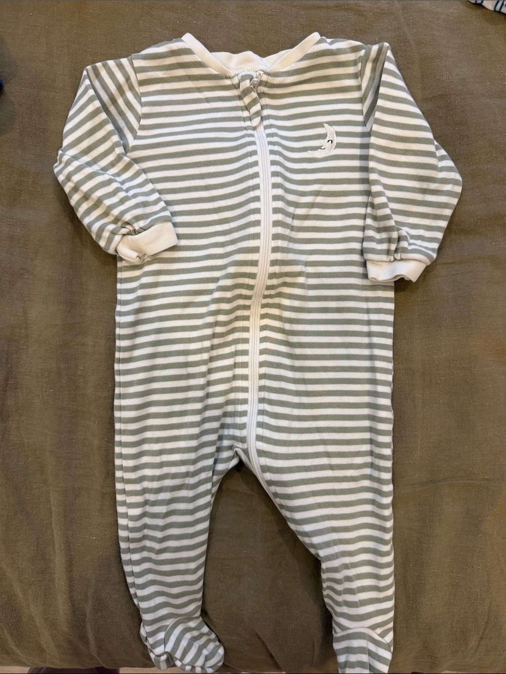 4/ $25 Pekkle Soft Green & White Striped Zip Baby One-Piece Footie
